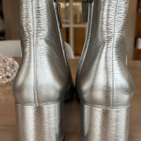 Saint Laurent Loulou 50 Silver Leather Ankle Boot - Picture 4 of 8